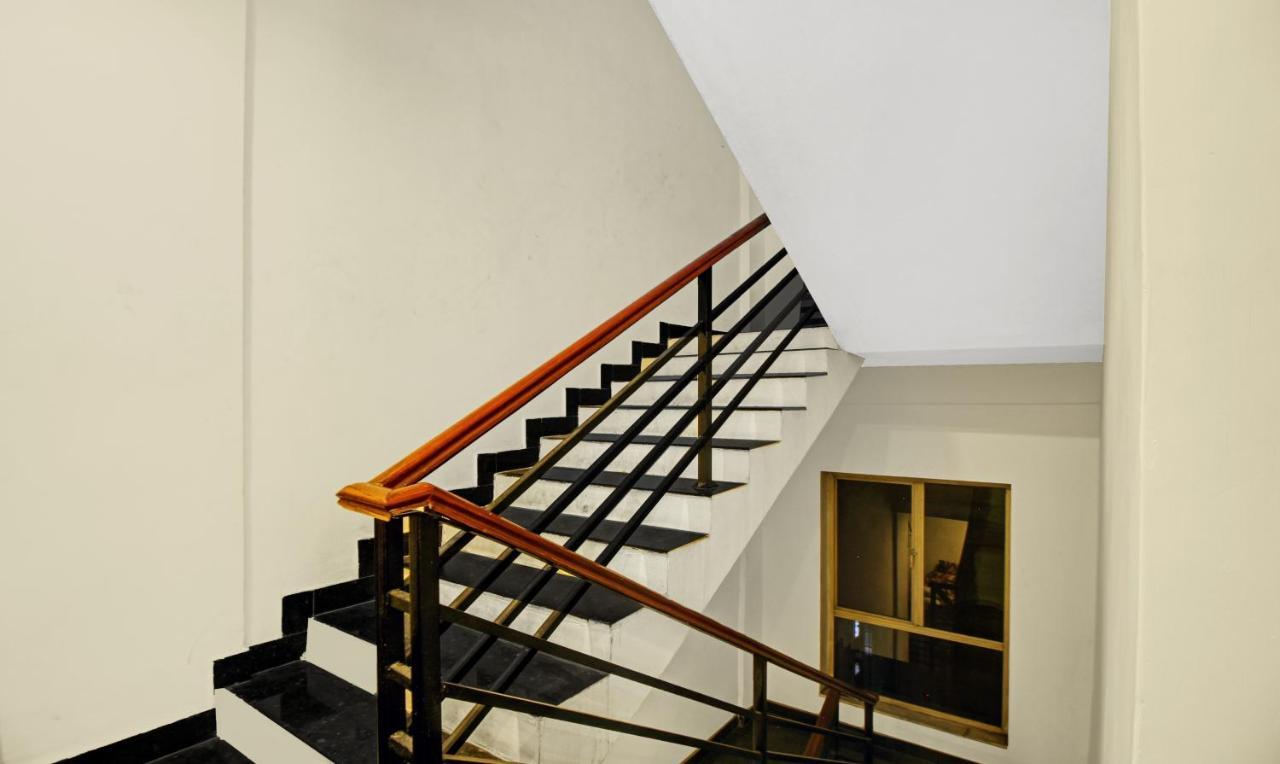 Itsy Hotels Transit Express Kolkata Luaran gambar